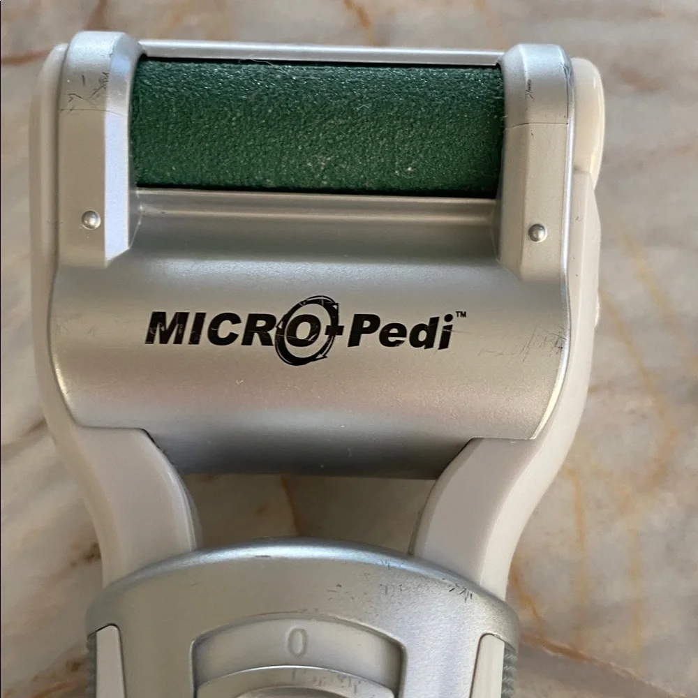 Micro-Pedi White‎ and Silver Callus Remover